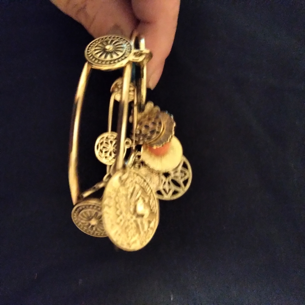 Two R J Graziano bracelets - Picture 16 of 16